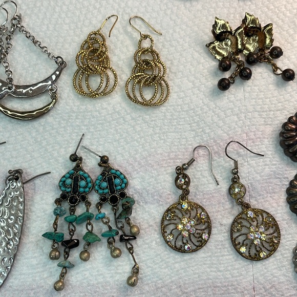 Large Lot of Earrings, 60 pairs - Picture 12 of 13